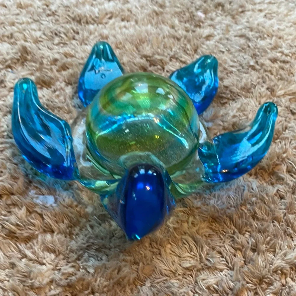 Beautiful blue blown collectible glass decor. 2 fish 1 turtle - Picture 1 of 4